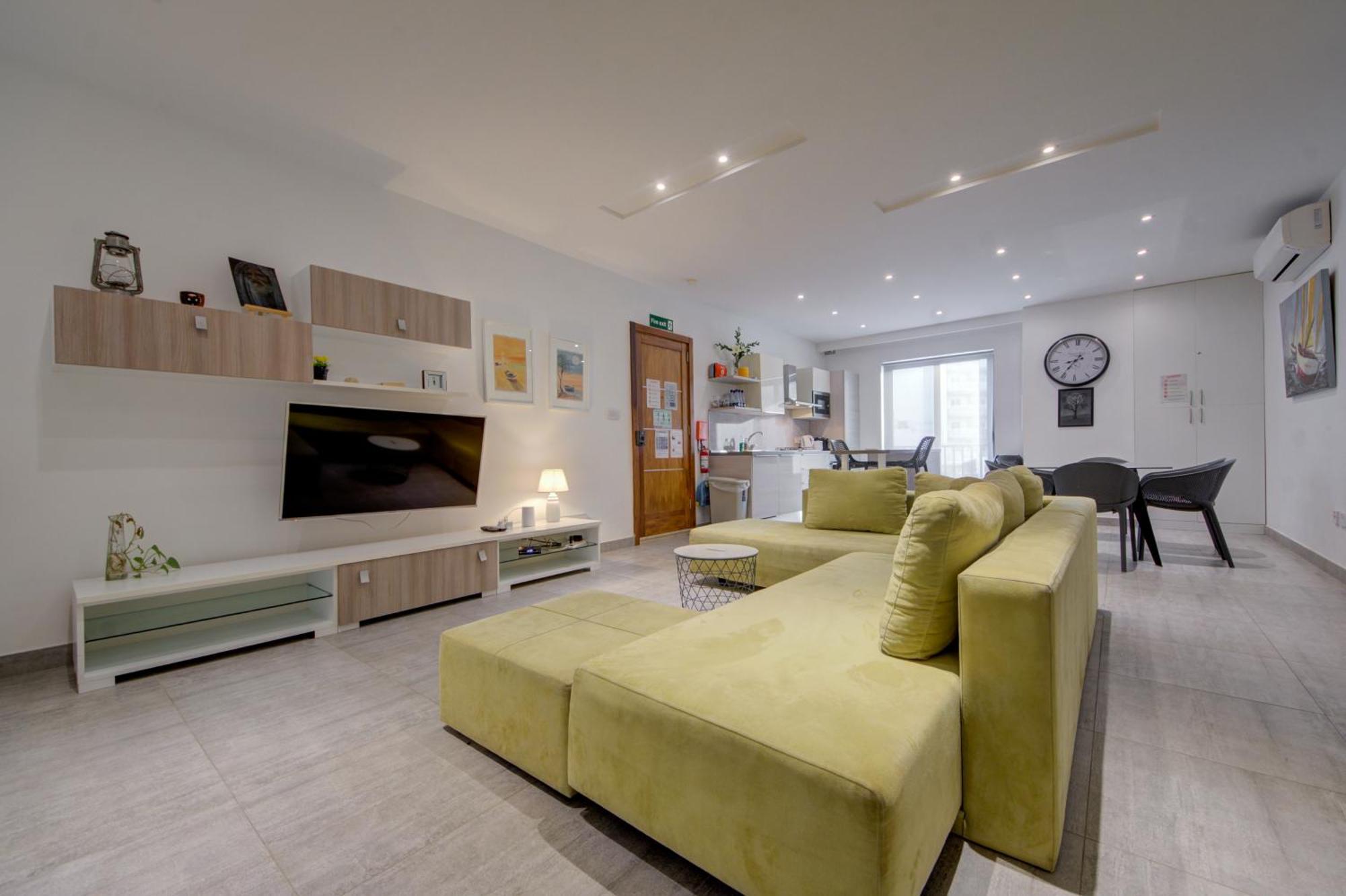 Top Floor Apt With Common Pool Close To All Amenities St. Paul's Bay Exterior foto